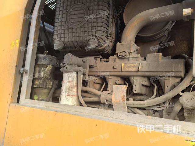 發(fā)動(dòng)機(jī)左側(cè)(整機(jī)外觀及大件) 發(fā)動(dòng)機(jī)左側(cè)(整機(jī)外觀及大件)