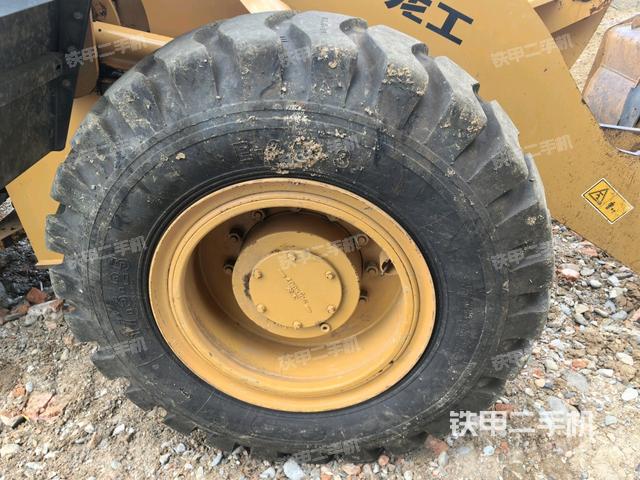 右前轮（行走机构）