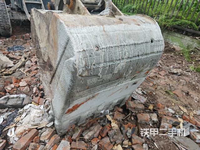 鏟斗45度(工作和回轉(zhuǎn)裝置) 鏟斗45度(工作和回轉(zhuǎn)裝置)