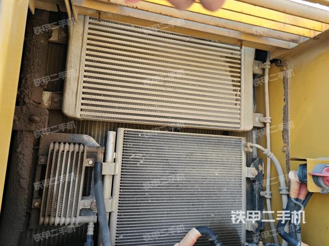 散热器正面(大件舱室) 散热器正面(大件舱室)