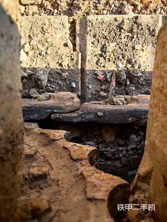 左驱动轮(行走机构) 左驱动轮(行走机构)