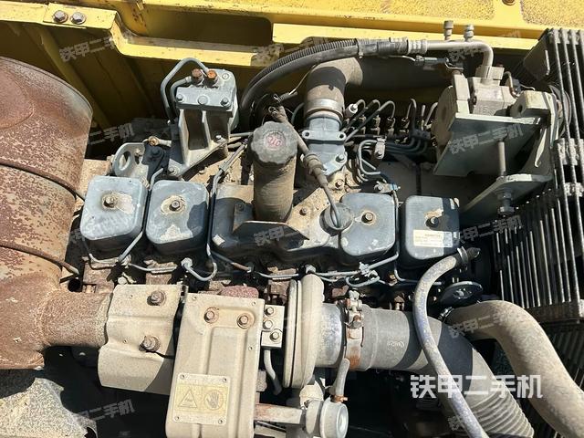 發(fā)動(dòng)機(jī)整體俯視(整機(jī)外觀) 發(fā)動(dòng)機(jī)整體俯視(整機(jī)外觀)