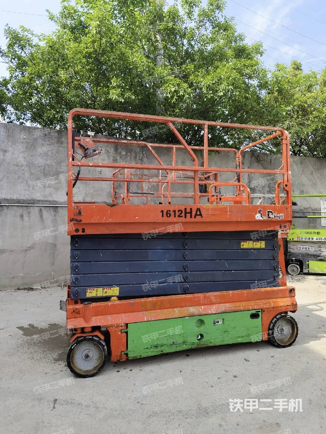 整機(jī)左側(cè)(設(shè)備外觀及核心部件) 整機(jī)左側(cè)(設(shè)備外觀及核心部件)