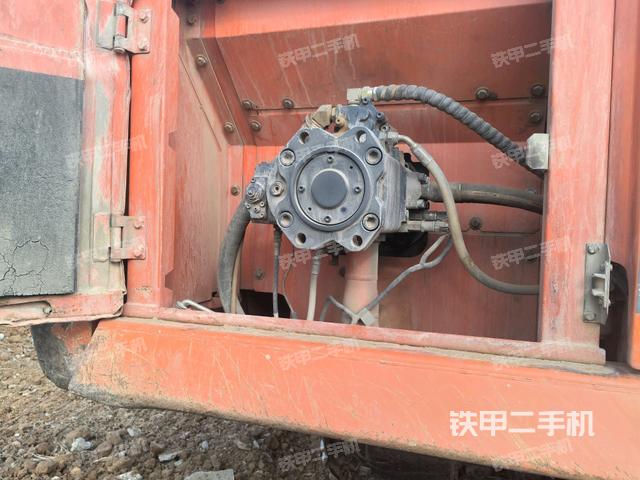 液壓泵斜45?右(大件艙室) 液壓泵斜45?右(大件艙室)