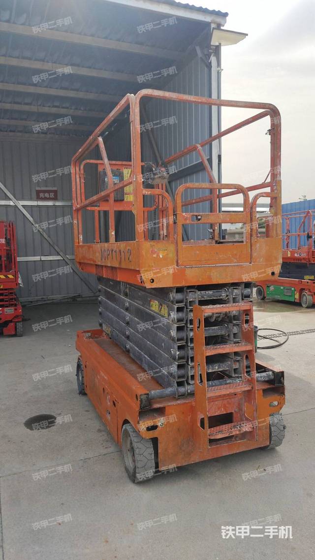 鼎力JCPT1412DC高空作業(yè)機(jī)械