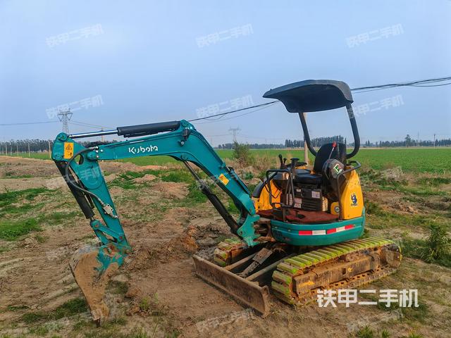 駕駛室整體(整機外觀) 駕駛室整體(整機外觀)