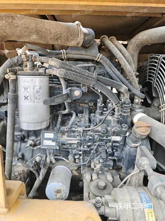 發(fā)動(dòng)機(jī)室（上車部件）