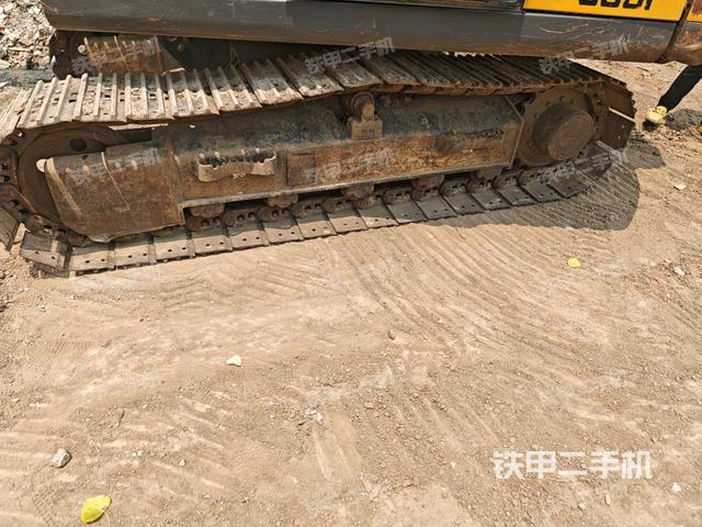 右側(cè)履帶整體?（行走機(jī)構(gòu)）