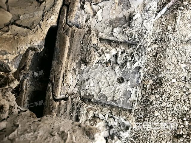 右驱动轮（行走机构）