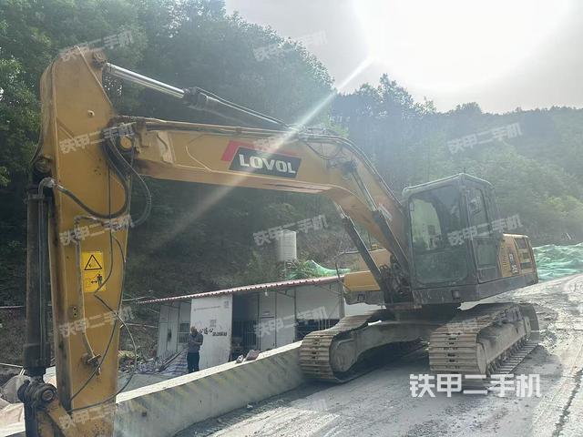 雷沃重工FR220E2挖掘机