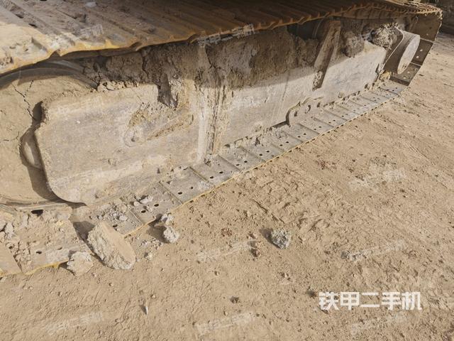 右側(cè)履帶整體?(行走機(jī)構(gòu)) 右側(cè)履帶整體?(行走機(jī)構(gòu))
