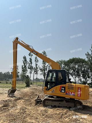 宜昌雷沃重工FR80G挖掘机实拍图片
