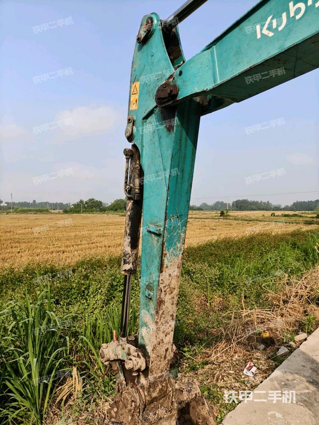 小臂整體左后(工作和回轉(zhuǎn)裝置) 小臂整體左后(工作和回轉(zhuǎn)裝置)