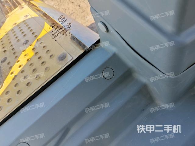 后窗玻璃角标(驾驶室部分) 后窗玻璃角标(驾驶室部分)