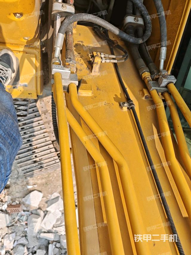 小臂整體左后（工作和回轉(zhuǎn)裝置）