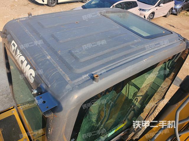 駕駛室頂部(整機(jī)外觀) 駕駛室頂部(整機(jī)外觀)
