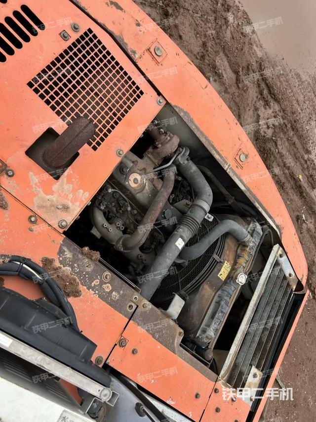 发动机室（上车部件）