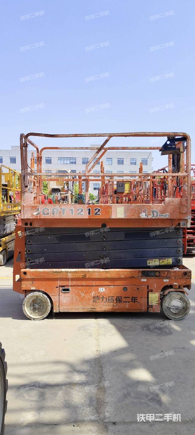 整機(jī)左側(cè)(設(shè)備外觀及核心部件) 整機(jī)左側(cè)(設(shè)備外觀及核心部件)