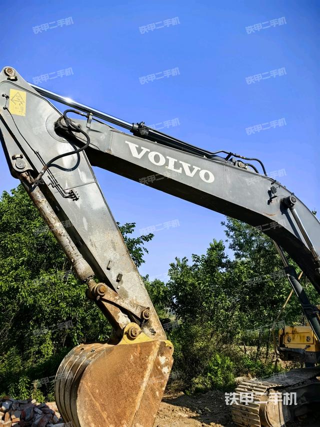 大臂整体 右侧(工作和回转装置) 大臂整体 右侧(工作和回转装置)