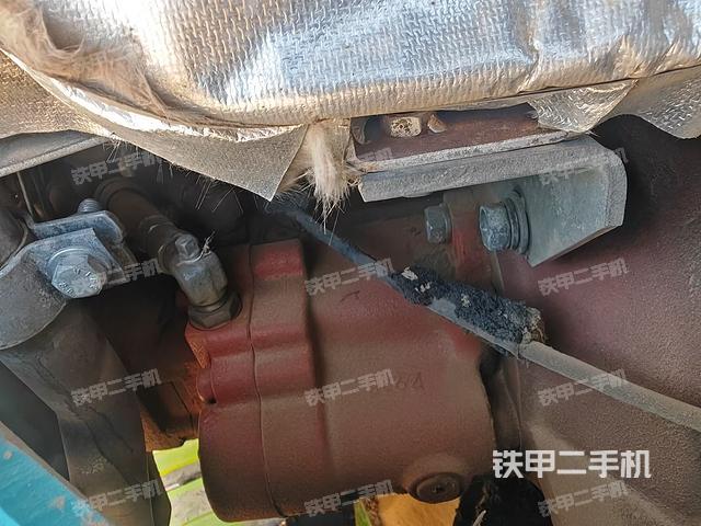 液壓泵艙室正面整體(整機外觀) 液壓泵艙室正面整體(整機外觀)