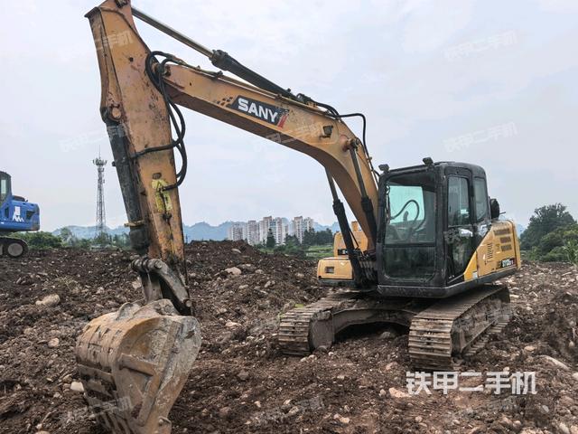 三一重工SY135C挖掘機(jī)