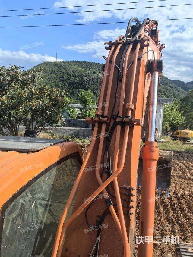 大臂背部俯視(工作和回轉裝置) 大臂背部俯視(工作和回轉裝置)