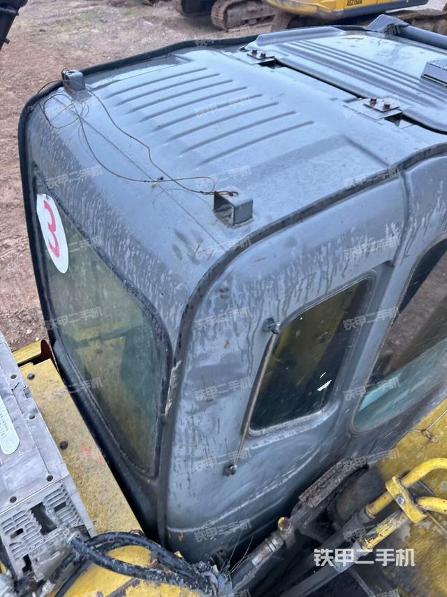 驾驶室顶部俯视(上车部件) 驾驶室顶部俯视(上车部件)