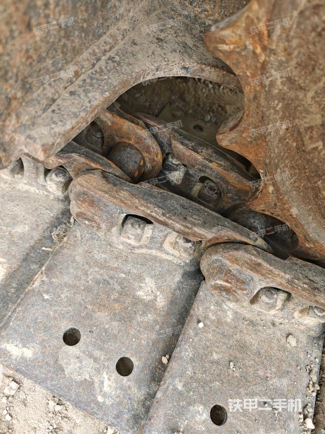 左驅(qū)動(dòng)輪（行走機(jī)構(gòu)）