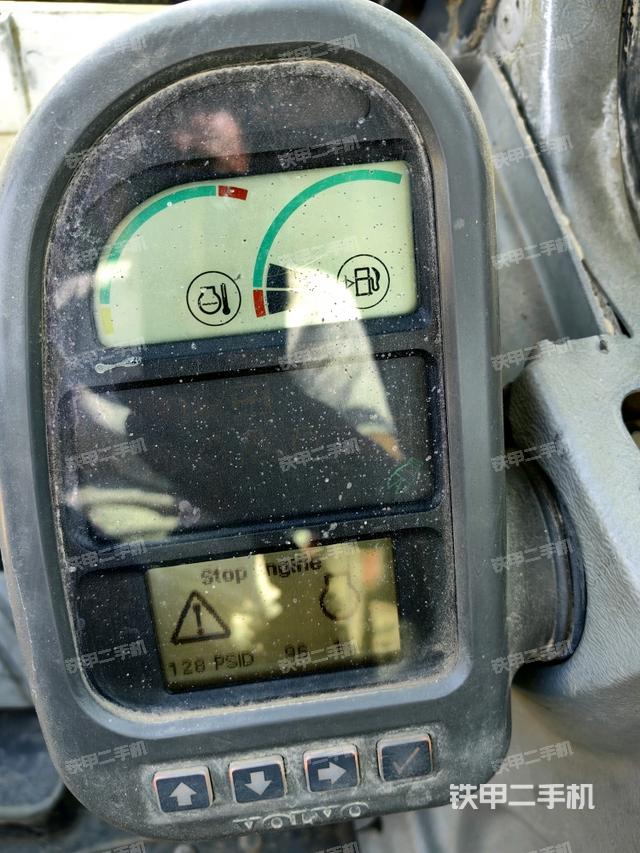 显示屏 (驾驶室部分) 显示屏 (驾驶室部分)