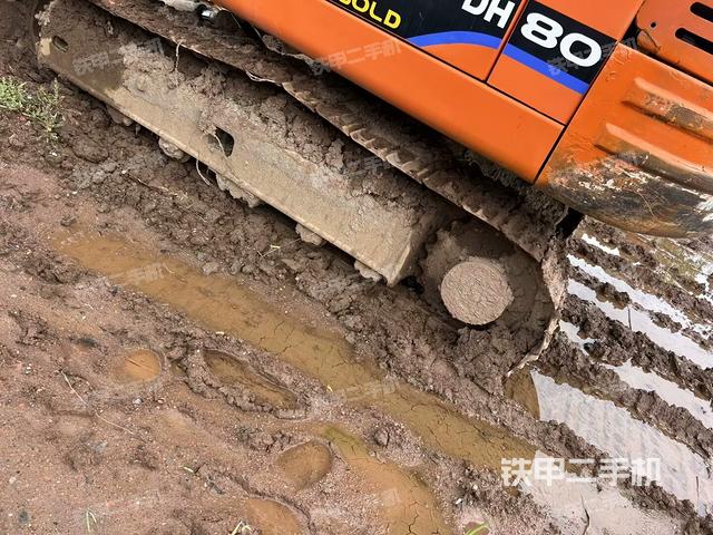 左側(cè)履帶整體?(行走機構(gòu)) 左側(cè)履帶整體?(行走機構(gòu))