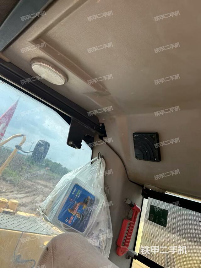 座椅后部(駕駛室部分) 座椅后部(駕駛室部分)