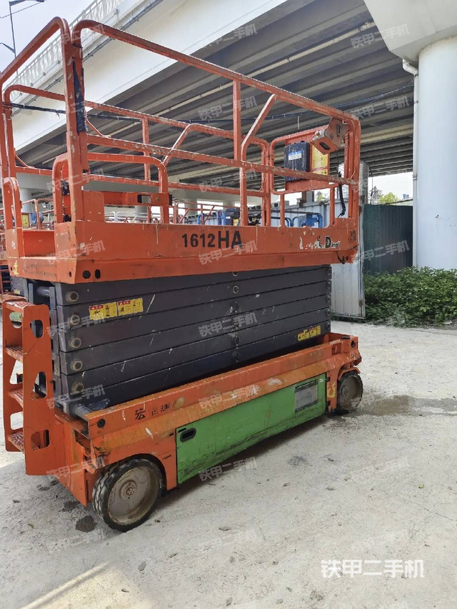 整機(jī)右后45°(設(shè)備外觀及核心部件) 整機(jī)右后45°(設(shè)備外觀及核心部件)