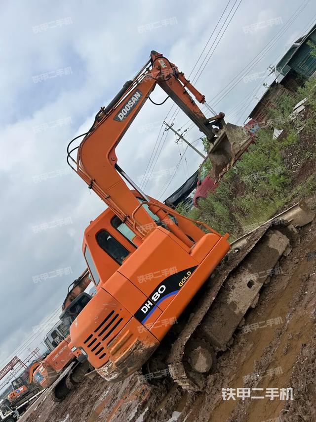 右后45(整機外觀) 右后45(整機外觀)