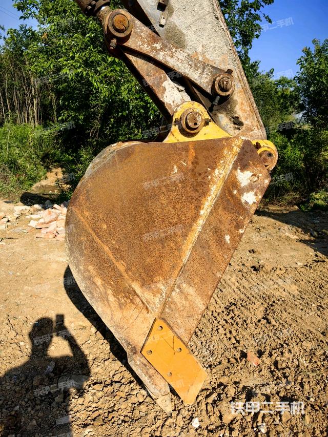 铲斗45度(工作和回转装置) 铲斗45度(工作和回转装置)