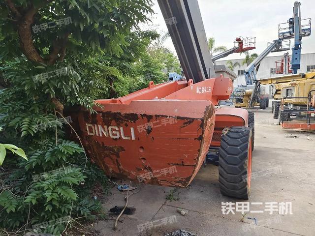 整機(jī)左側(cè)(設(shè)備外觀及核心部件) 整機(jī)左側(cè)(設(shè)備外觀及核心部件)