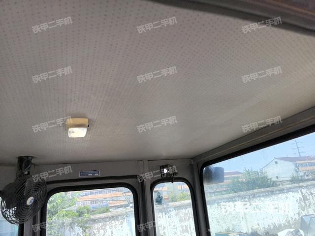 頂棚整體  內(nèi)(駕駛室部分) 頂棚整體  內(nèi)(駕駛室部分)