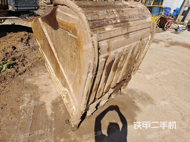 铲斗45度(工作和回转装置) 铲斗45度(工作和回转装置)