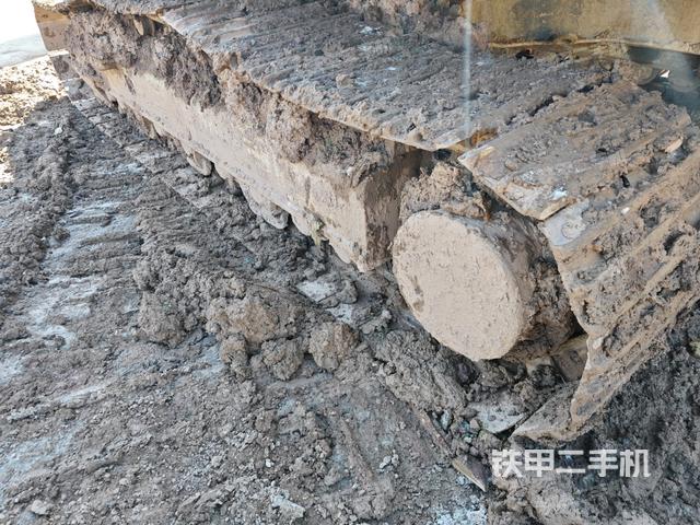 右侧履带整体(行走机构) 右侧履带整体(行走机构)