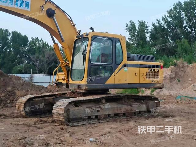 驾驶室整体（整机外观）