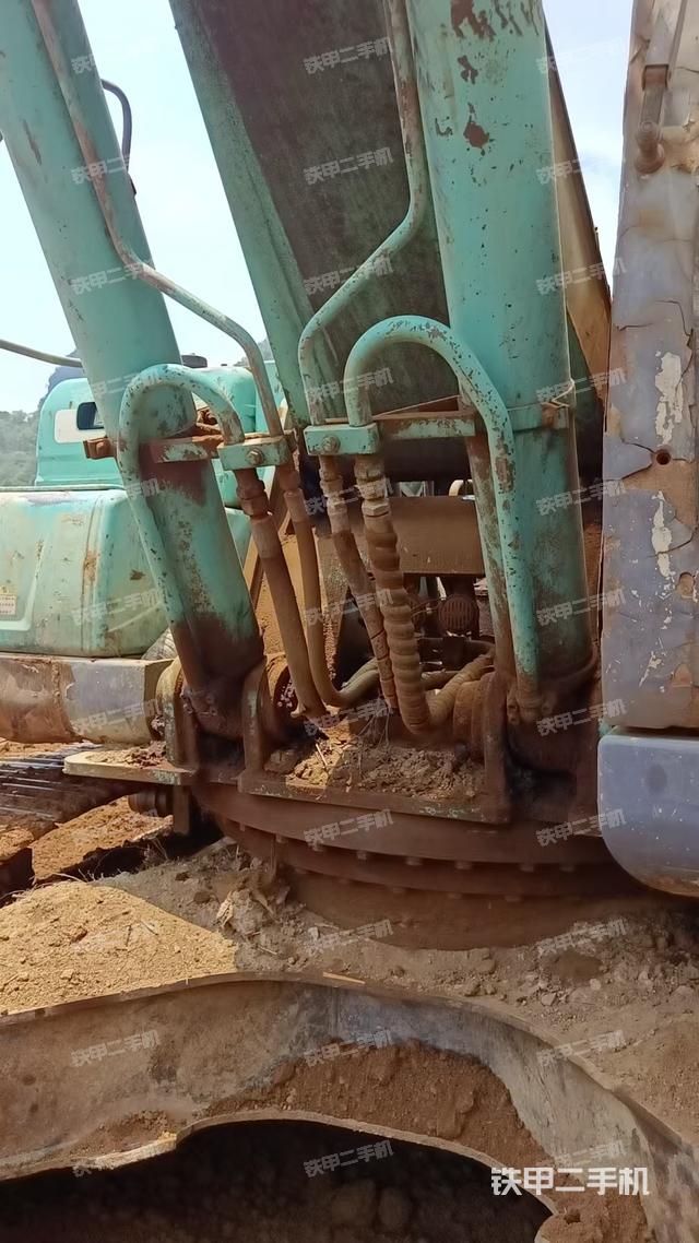 神鋼SK250-8挖掘機