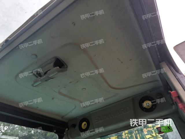 駕駛室頂部(整機外觀) 駕駛室頂部(整機外觀)