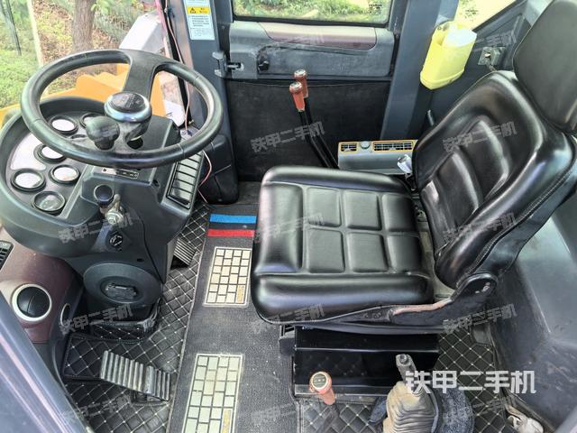 操作杆  档位（驾驶室部分）