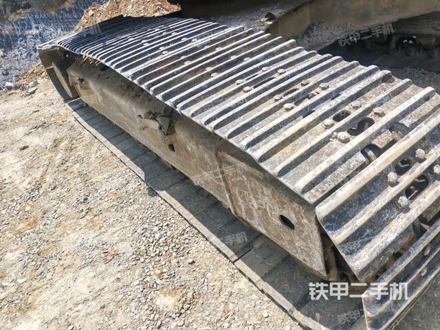 右側(cè)履帶整體(行走機(jī)構(gòu)) 右側(cè)履帶整體(行走機(jī)構(gòu))