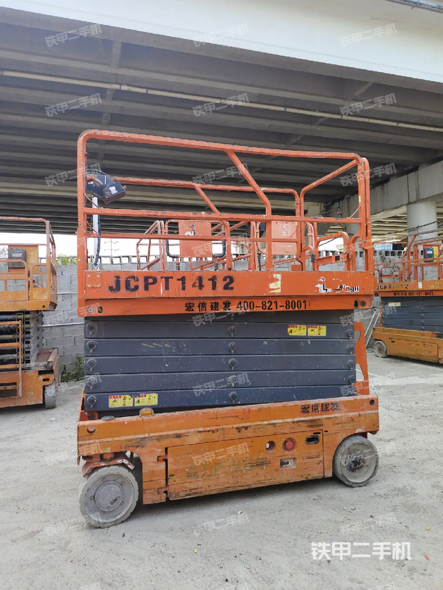 整機右側(cè)(設備外觀及核心部件) 整機右側(cè)(設備外觀及核心部件)