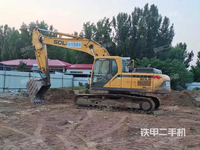 山东临工LG6225E挖掘机