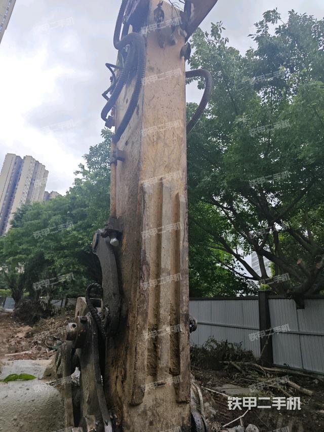 小臂整體左后(工作和回轉(zhuǎn)裝置) 小臂整體左后(工作和回轉(zhuǎn)裝置)