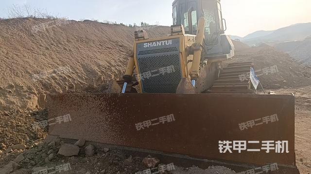 整机右侧（设备外观及核心部件）