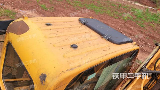 驾驶室顶部（整机外观）