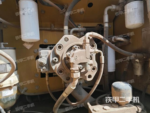 液壓泵斜45?左(大件艙室) 液壓泵斜45?左(大件艙室)