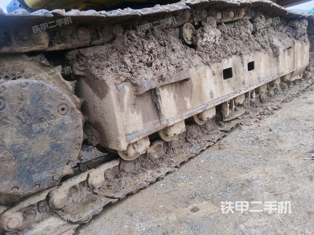 右側(cè)履帶整體(行走機(jī)構(gòu)) 右側(cè)履帶整體(行走機(jī)構(gòu))